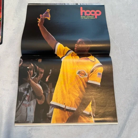 Hoop Magazine May 1992 Magic Johnson Tribute w/ Poster Lakers NBA - Picture 11 of 11